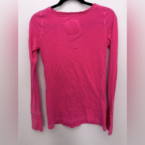 True Vintage Y2K Abercrombie and Fitch Barbie Pink V Neck Long Sleeve Cotton Tee - Picture 4 of 7